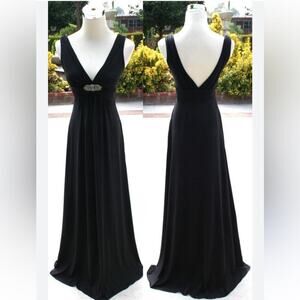 BCBGMAXAZRIA Black Plunging Neckline Gown XXS